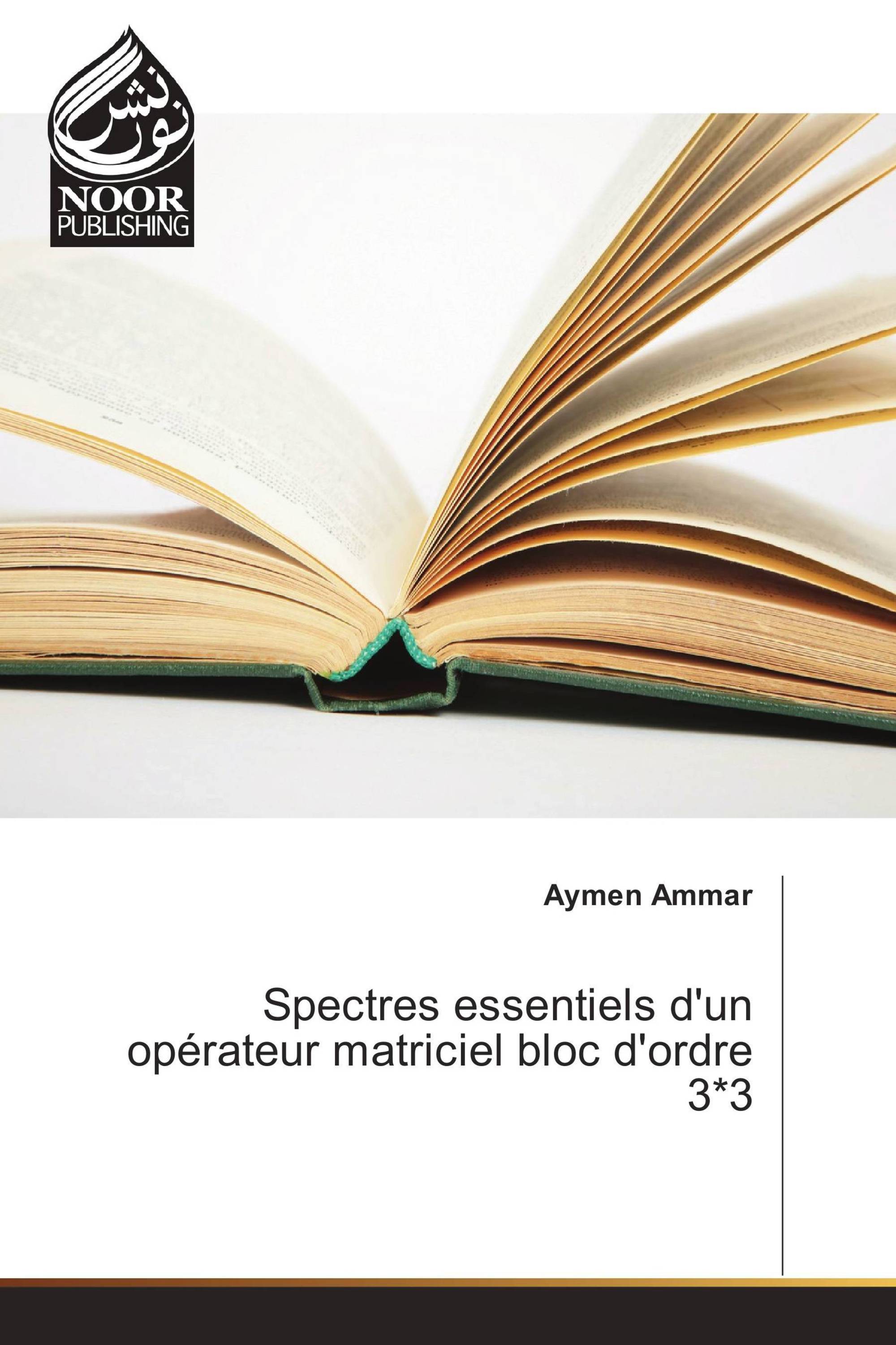 Spectres essentiels d'un opérateur matriciel bloc d'ordre 3*3