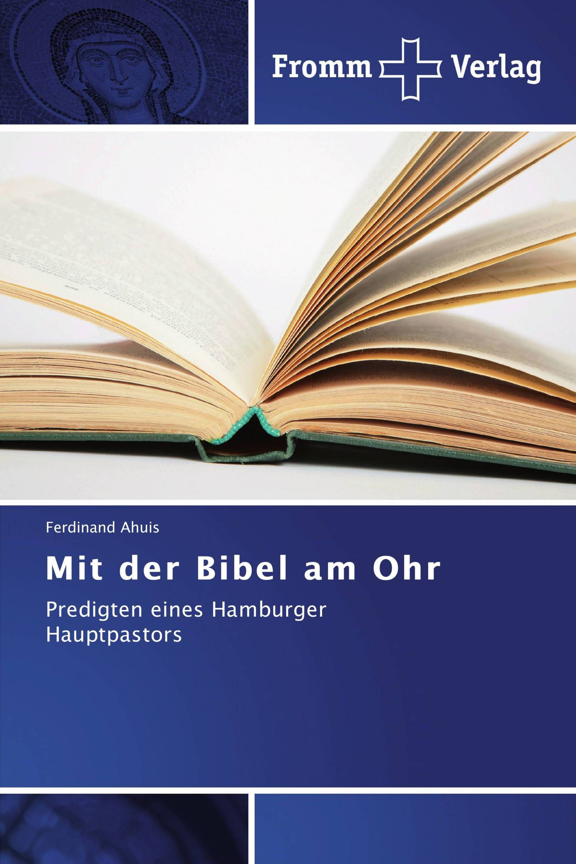 Mit der Bibel am Ohr