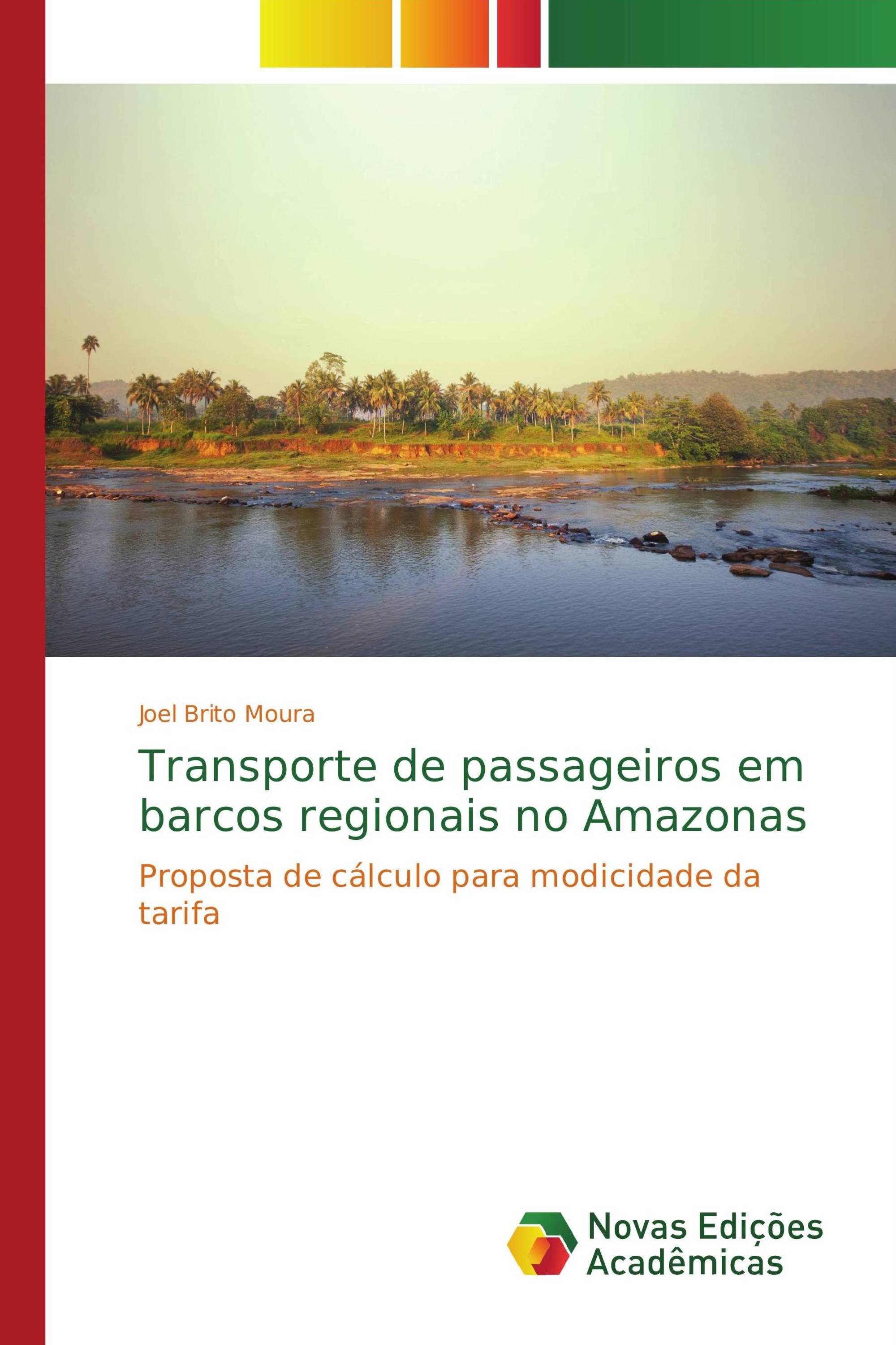 Transporte de passageiros em barcos regionais no Amazonas