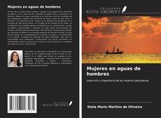 Mujeres en aguas de hombres kitap kapağı