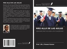 MÁS ALLÁ DE LAS AULAS kitap kapağı