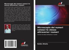 Capa do livro de Microscopia dei numeri conosci te stesso attraverso i numeri 